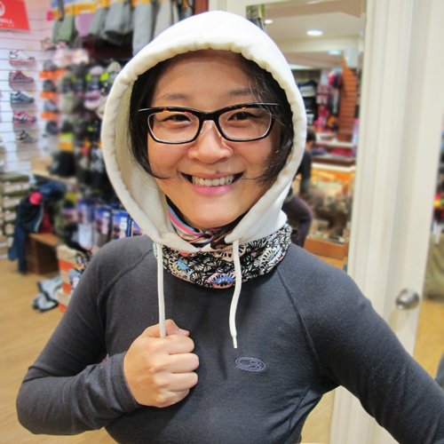 6.【Rockland 14週年慶】密技9：保暖配件週-百變無敵Buff魔術頭巾(Hoodie Buff (Polartec)保暖連帽頭巾 實穿照).jpg