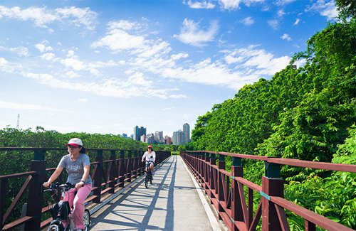 7.帶母親去旅行(上)－再怎麼怕曬黑也要動一動的淡水一日遊(自行車步道)