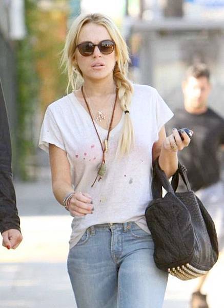 lindsay-lohan-alexander-wang-rocco-duffle-bag-6