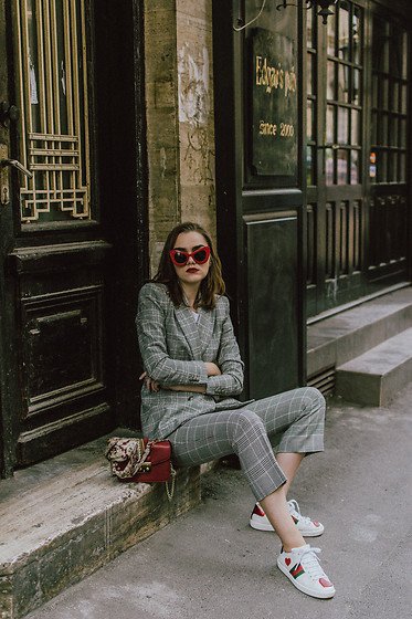 5243017_Zara_checked_suit__mango_check_printed_blazer__topshop_checked_flared_trousers__gucci_ace_heart_sneakers__red_bag__coke_tee__andreea_birsan__couturezilla__cute_fall_outfit_ideas_2017_(17)