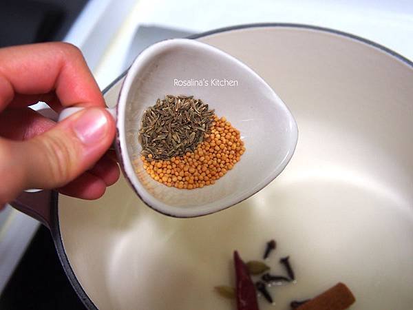 香料番茄燉雞