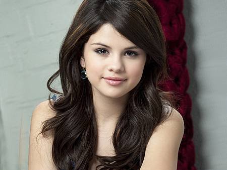 SELENA-selena-gomez-25551383-1024-768