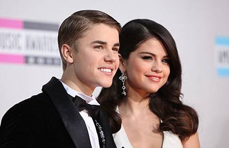 justin-bieber-selena-gomez-620X400