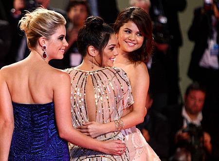 Selena+Gomez+Spring+Breakers+Premiere+69th+Mm7A1ODEsaPl