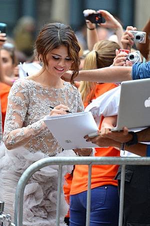 Selena+Gomez+Spring+Breakers+Premiere+Arrivals+318Ngt3yB9el