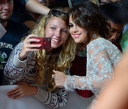 Selena+Gomez+Spring+Breakers+Premiere+Arrivals+VKA6GBL1KFfl