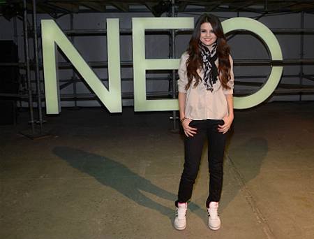 Selena-Gomez-At-The-Adidas-NEO-Label-Show-in-NYC-2