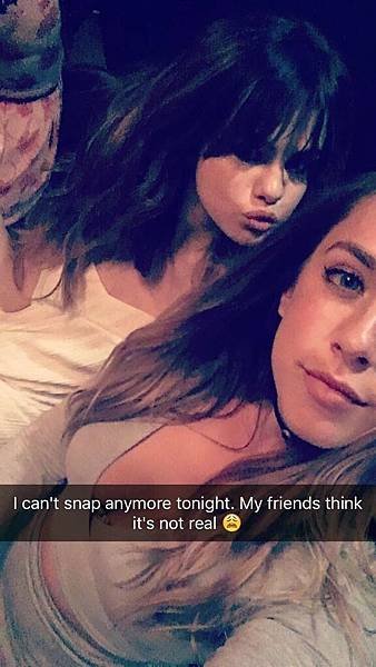 [20160608] Selena via her Snapchat (17)