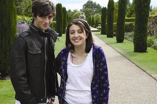 Angus_Thongs_and_Perfect_Snogging_21063_Medium