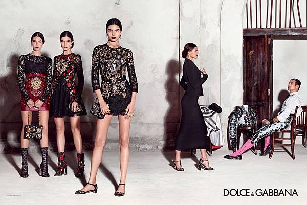 bianca-balti-blanca-padilla-irina-sharipova-vittoria-ceretti-misa-patinsky-by-domenico-dolce-for-dolce-gabbana-spring-summer-2015-6