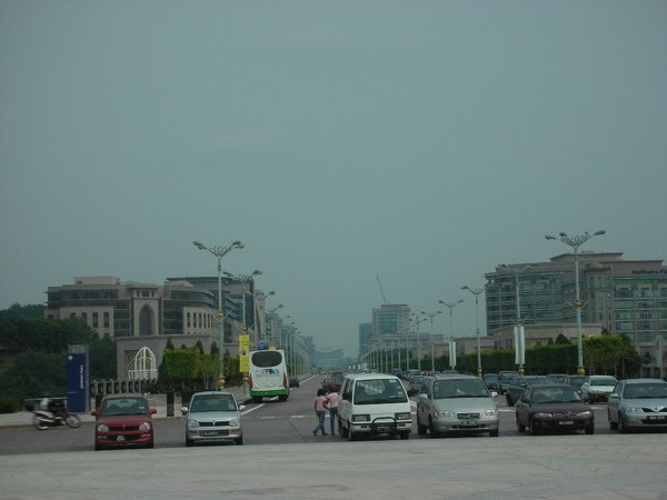 太子城的路還挺直的