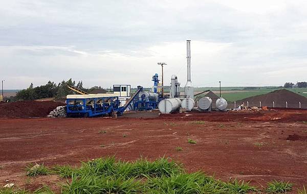 Asphalt plant in Paraguay.jpg