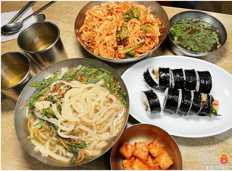 釜山西面美食｜機張手工刀削麵／刀切麵기장손칼국수！海苔飯捲！