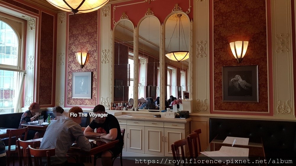 Cafe Louvre28.jpg