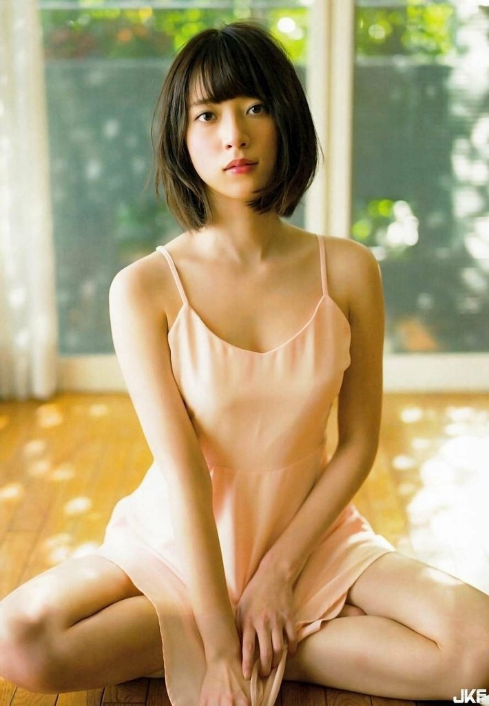 橋本奈奈未.jpg