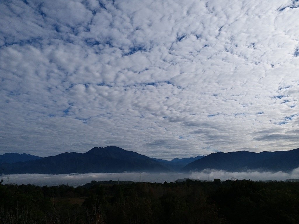 在一片雲海中，學期結束啦.jpg