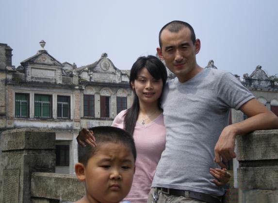某男要求網友幫他情人節合照上的小孩去掉，結果...-2.jpg