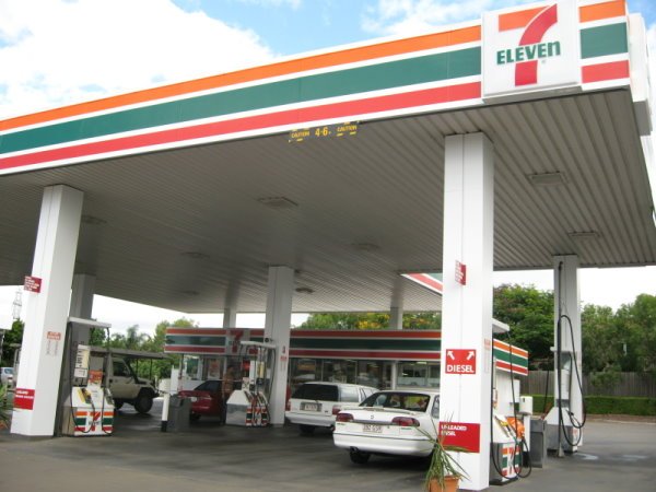 7-11加油站.jpg