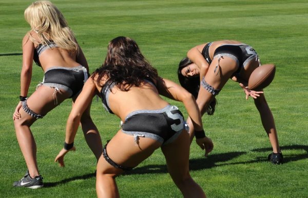 2010 女子內衣橄欖球賽-1.jpg