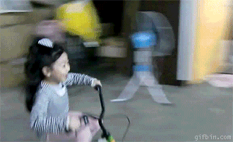 小正妹甩尾給你看!.gif