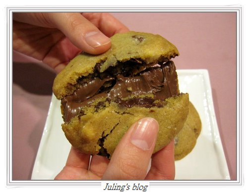 Nutella Stuffed Chocolate Chip Cookies(榛果巧克力夾心餅乾)