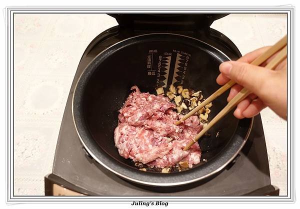 芋香肉醬做法4.JPG