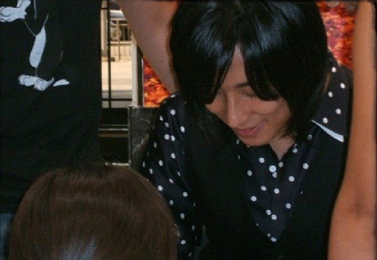 [圖片]2006.08.16 BON簽名會 3.jpg
