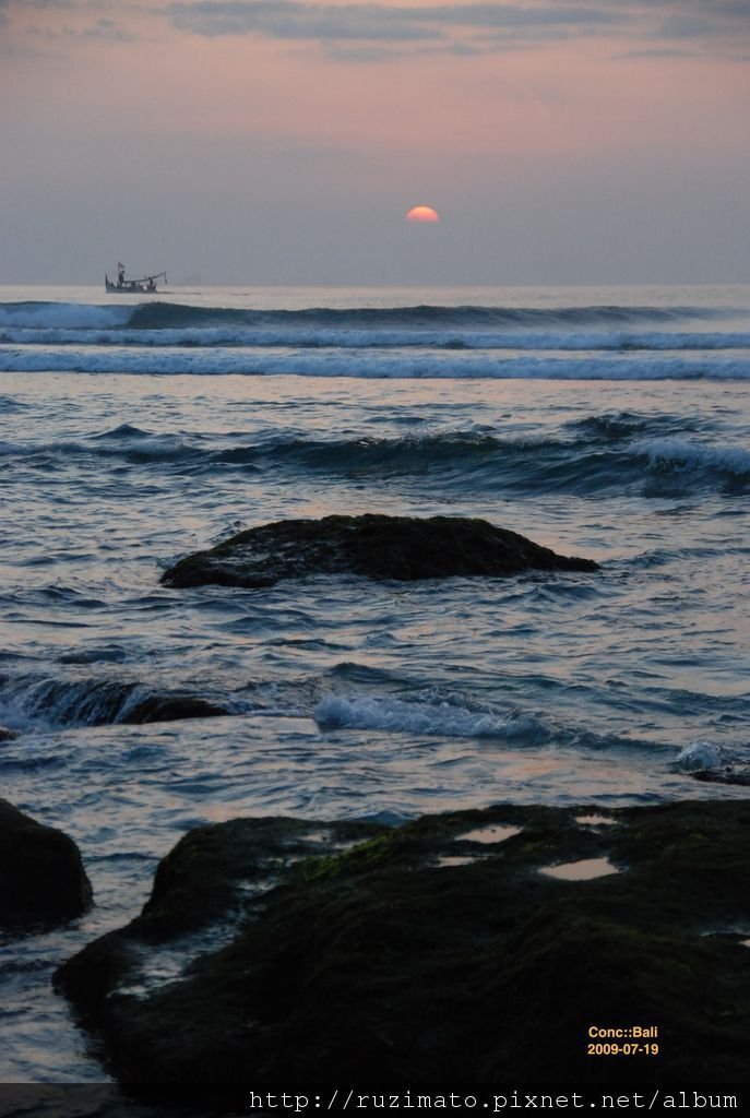 Suluban Beach 落日後的寧靜海面