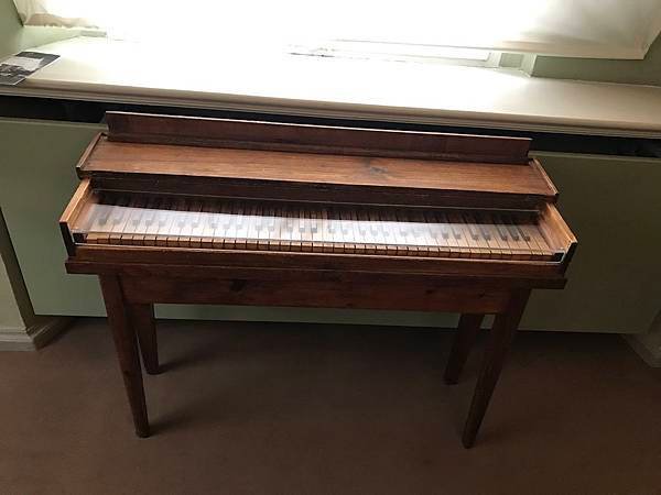 Liszt&apos;s woody piano