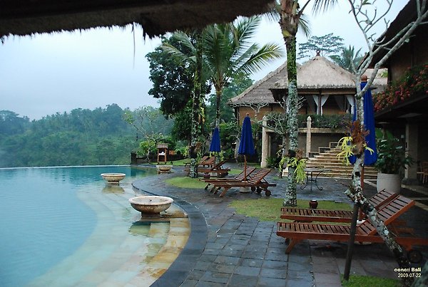 Bali Ubud Puri Wulandari resting area near grand swimming pool