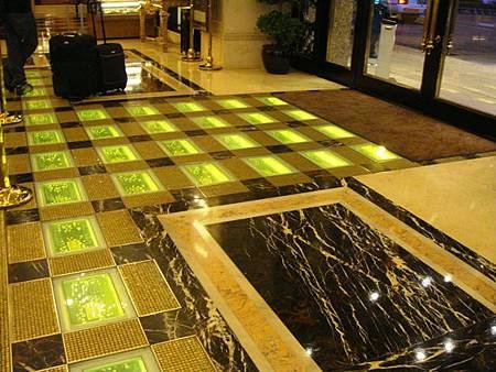 0712313-英皇著名的黃金步道.JPG