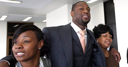 dwade-divorce-final-sister-tragil-and-mom-jolinda-e1277644008792