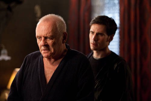 rite-photo-anthony-hopkins-colin-odonoghue