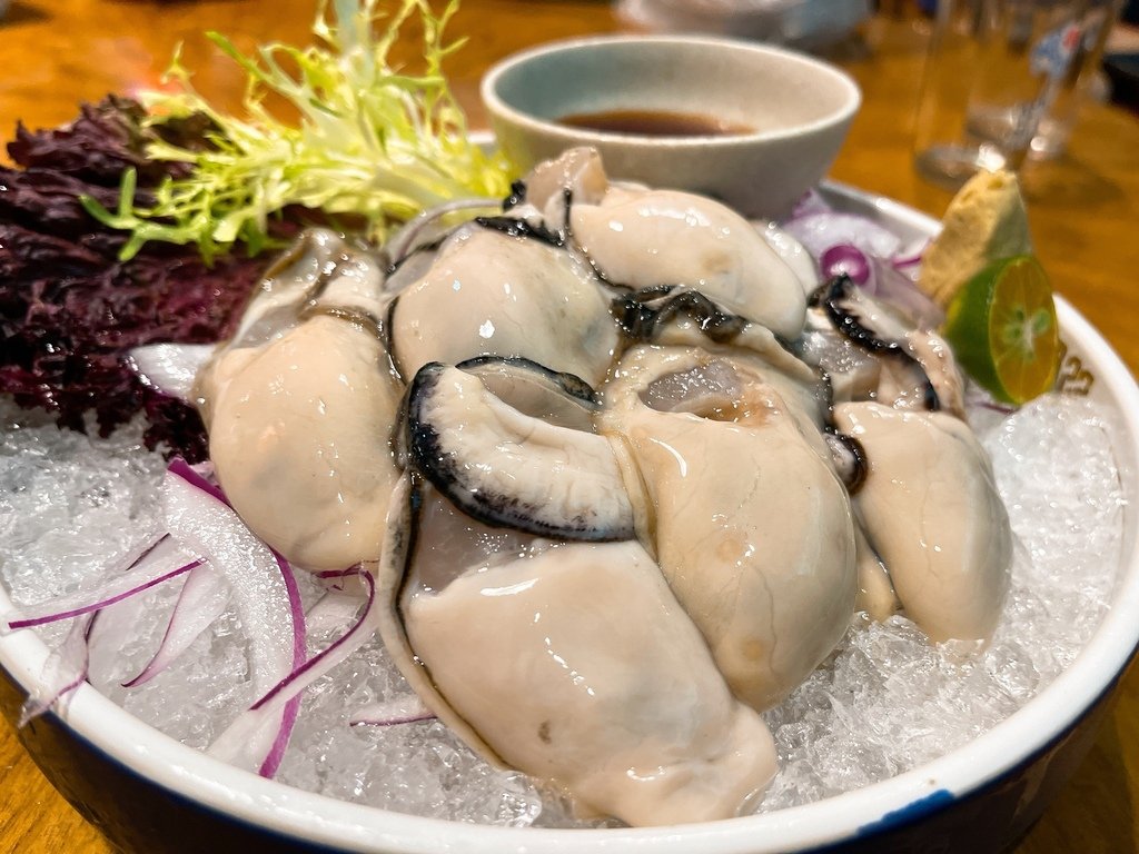 【台北中山美食】富氣水產，遼寧夜市超厚切生魚片口感大滿足，脆