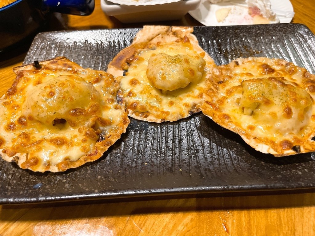 【台北中山美食】富氣水產，遼寧夜市超厚切生魚片口感大滿足，脆