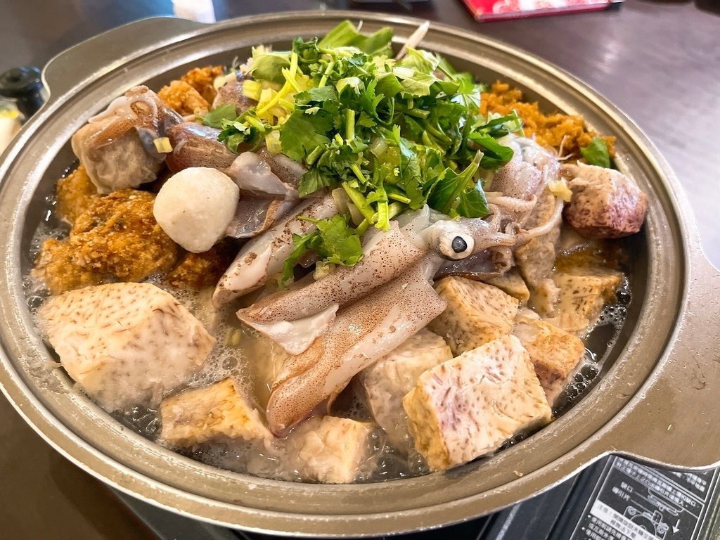 台北中山美食《丸滿台灣味手路菜》狗母魚酥米粉鍋