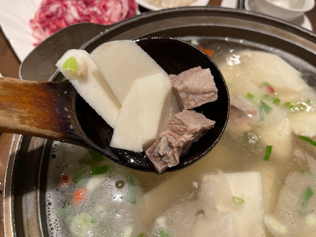 【台北大安美食】一品蔬菜羊肉專賣店，燙羊肉吃起來竟然跟燙牛肉