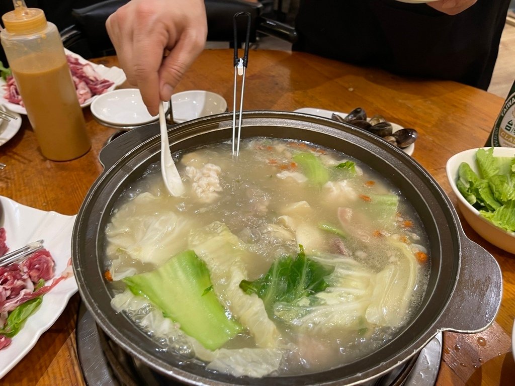 【台北大安美食】一品蔬菜羊肉專賣店，燙羊肉吃起來竟然跟燙牛肉