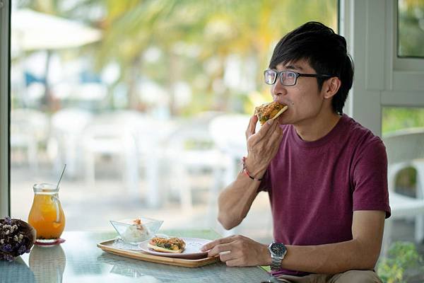 【屏東｜東港】精選10家特色下午茶餐廳&amp;伴手禮店！櫻花蝦巧克