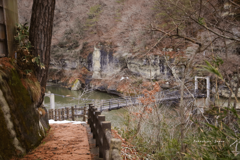 福島 塔崖冬季.png