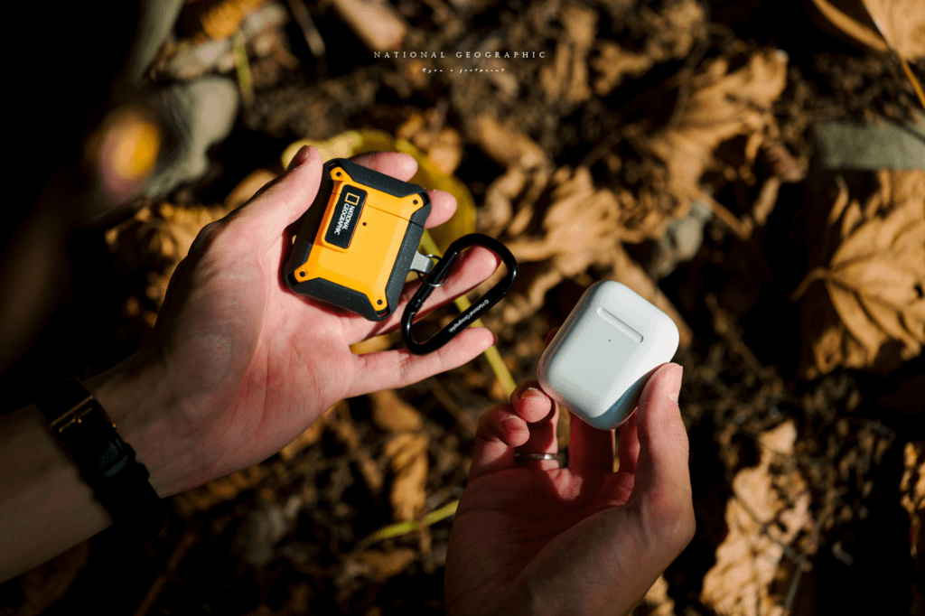 National Geographic AirPods 卡扣式耳機殼.png
