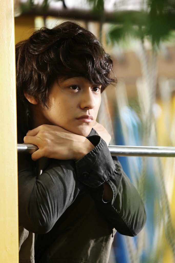 beom_flyup_stillcut_02.jpg