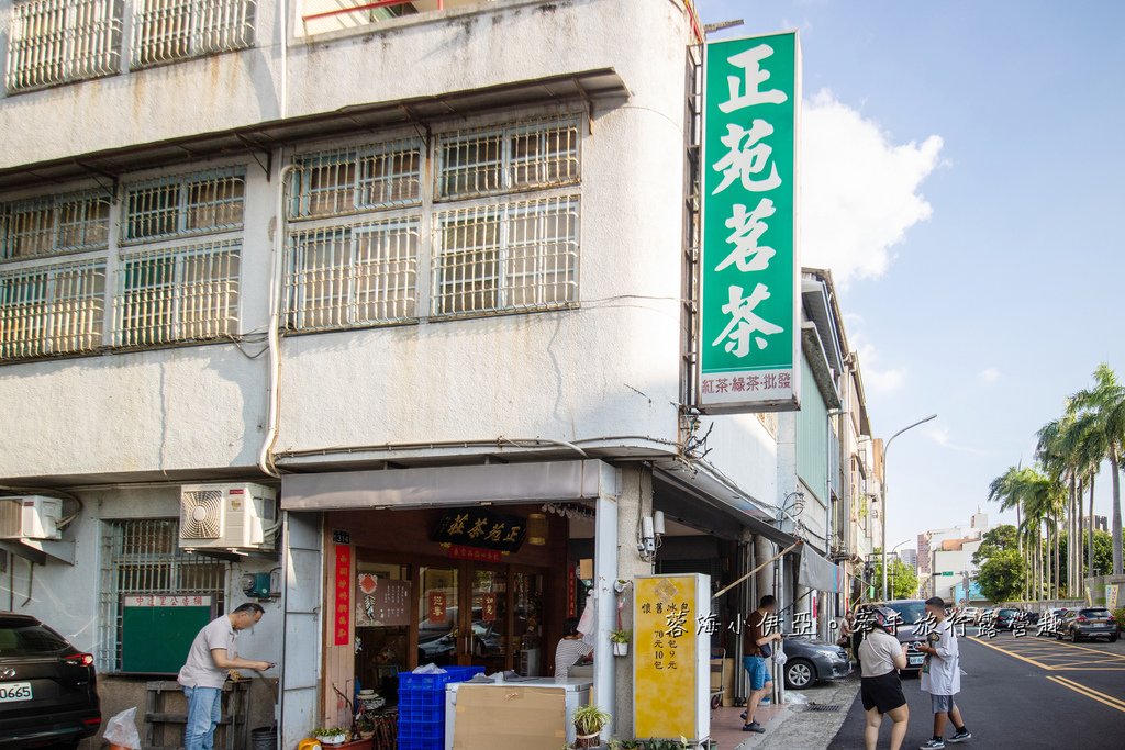 台中飲料【正苑茗茶】古早味懷舊飲料，居然還有鋁箔袋包裝飲料，每包7元起，順遊英才公園