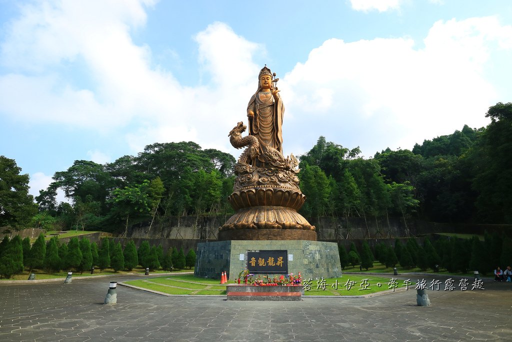 嘉義親子景點【半天岩紫雲寺滾輪溜滑梯】全台最長80公尺滾輪溜滑梯，快帶孩子來玩