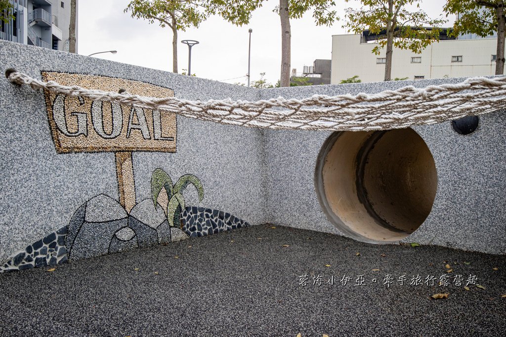 【龍潭運動公園兒童遊戲場】桃園龍潭首座旗艦共融公園，獨創仿軍事意象遊戲共五大區11種遊戲設施