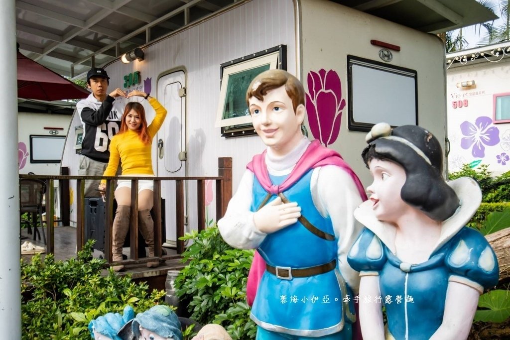光住宿就很忙！嘉義【詩情花園渡假村露營車】一泊二食，一站式親子玩樂，高爾夫練習、煙火秀、放天燈、魔術表演、BBQ烤肉