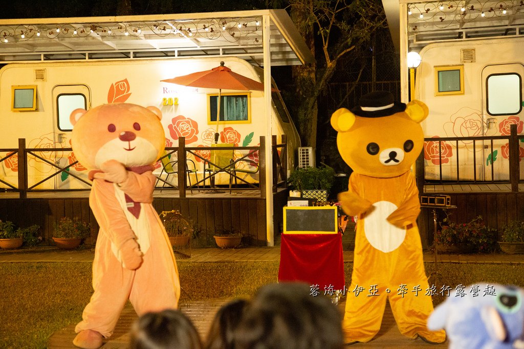 光住宿就很忙！嘉義【詩情花園渡假村露營車】一泊二食，一站式親子玩樂，高爾夫練習、煙火秀、放天燈、魔術表演、BBQ烤肉