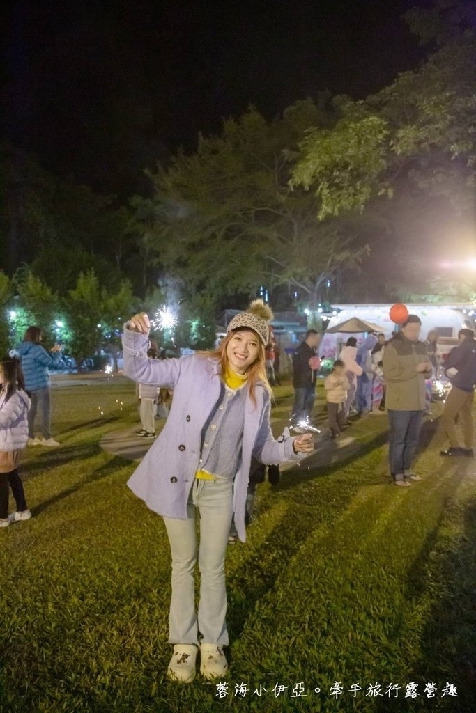 光住宿就很忙！嘉義【詩情花園渡假村露營車】一泊二食，一站式親子玩樂，高爾夫練習、煙火秀、放天燈、魔術表演、BBQ烤肉