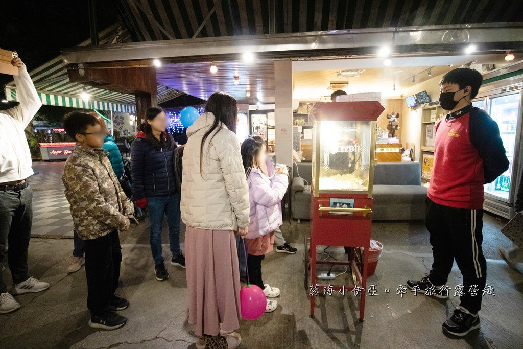 光住宿就很忙！嘉義【詩情花園渡假村露營車】一泊二食，一站式親子玩樂，高爾夫練習、煙火秀、放天燈、魔術表演、BBQ烤肉