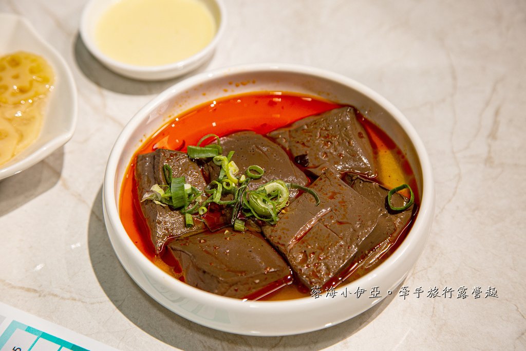 【狂一鍋酸菜魚-台北西門店】爆紅的年輕時尚酸菜魚。品狂一鍋美學一生，肉多多、明水然樂兩大新創姊妹品牌，2025樂多多集團最新力作！